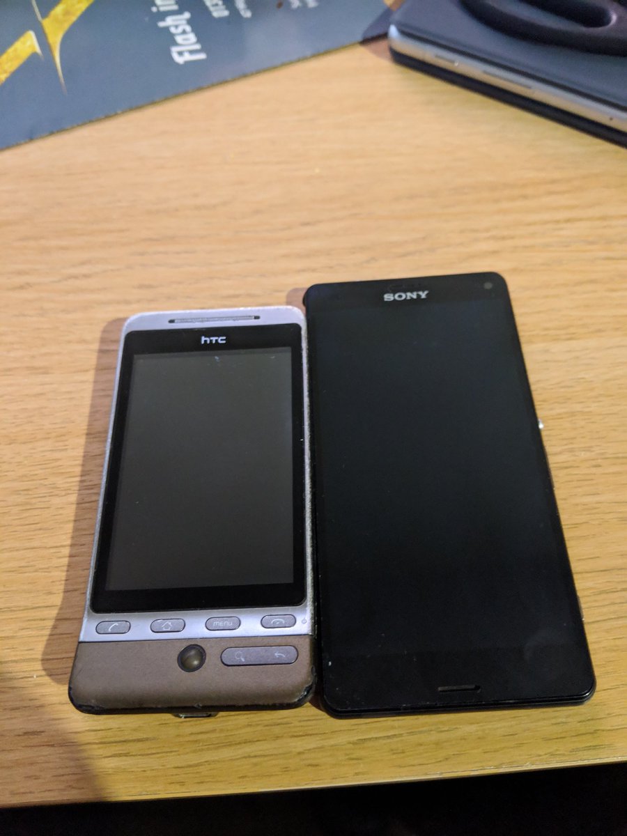 JamesEnzoCox's tweet photo. Throwback. #HTCHero #SonyZ3Compact Bring back the chin https://t.co/nzPmesypzo