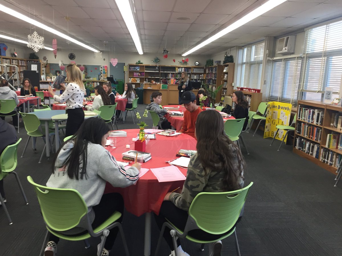What an amazing time at our book tasting! The students had the opportunity to “taste” their books at Bistro 215!! <a href="/SeafordHSPride/">Seaford High School</a> <a href="/SeafordHSLib/">Ms. McCloskey</a>