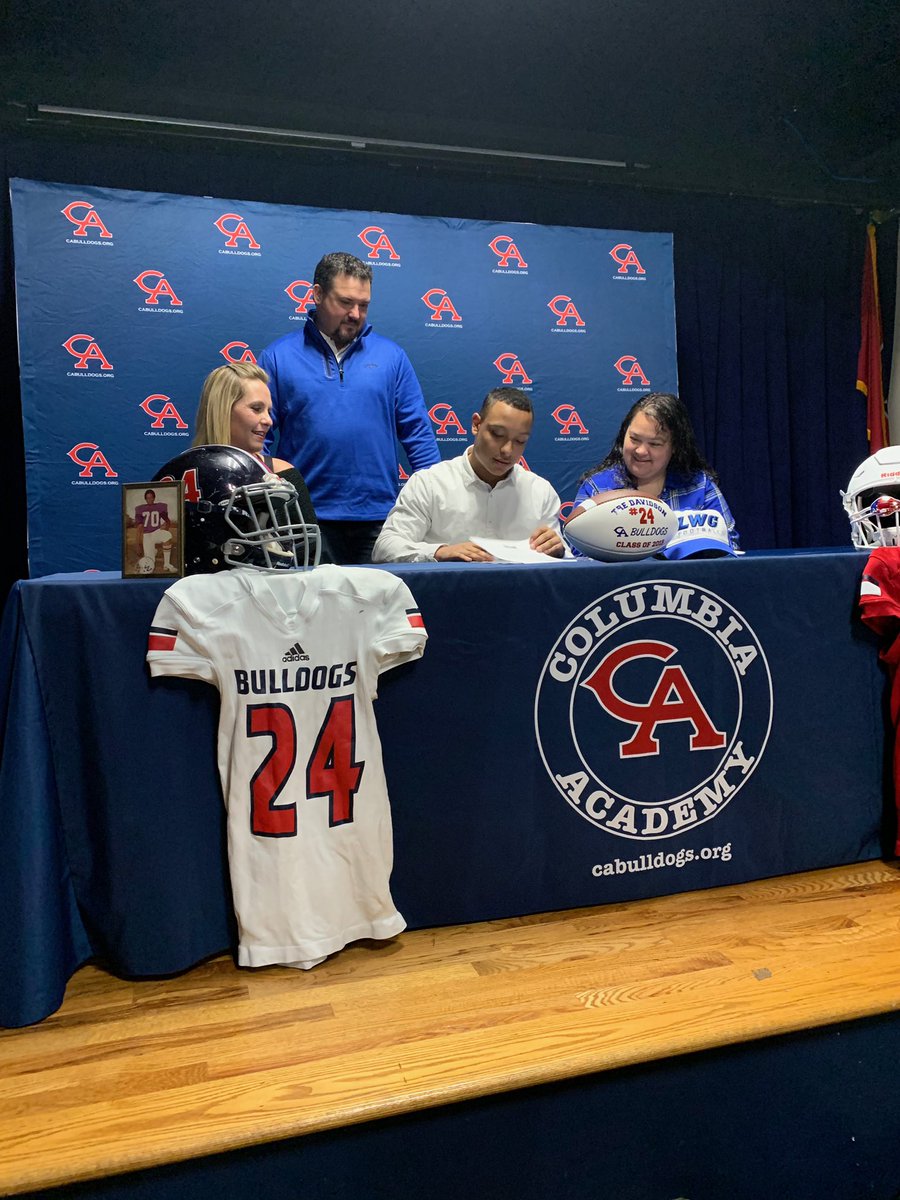 Tredavidson24's tweet photo. It’s official!! #BlueRaid19 @CoachKleckler @LWCCoachO https://t.co/EnchoMEQo8