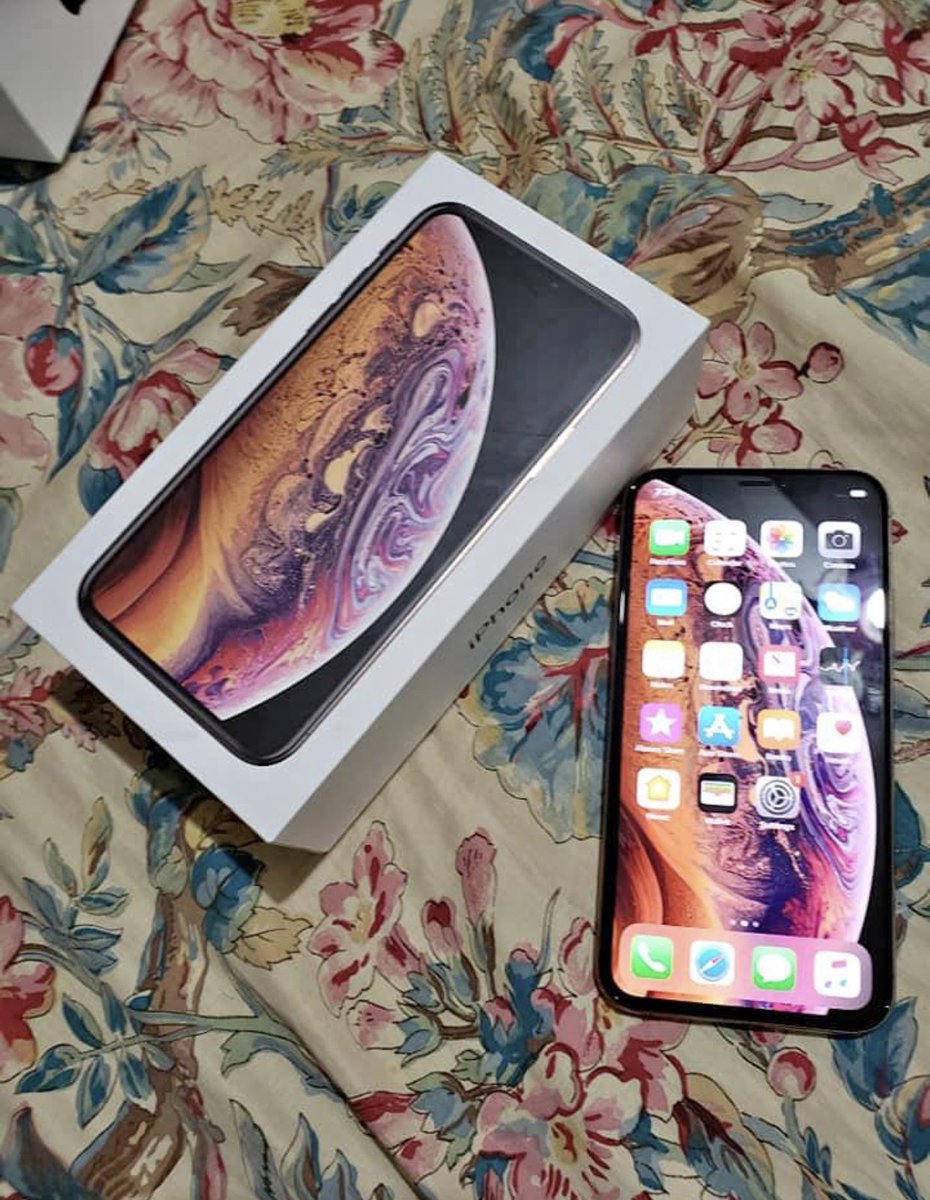 Almighty_Lady's tweet photo. All iPhones ! Once AGIN  All iPhones for sell ! Shipping or we can meet ! #DM ME ! If interested ! #iphonesforsale #IPHONES https://t.co/ypWnFUtuiz