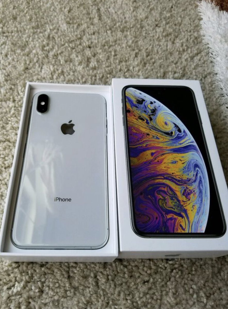 Almighty_Lady's tweet photo. All iPhones for sell ! Shipping or we can meet ! #DM ME ! If interested ! #iphonesforsale scammers will be blocked #iPhones #Alliphones https://t.co/Jrn5ujNq8s