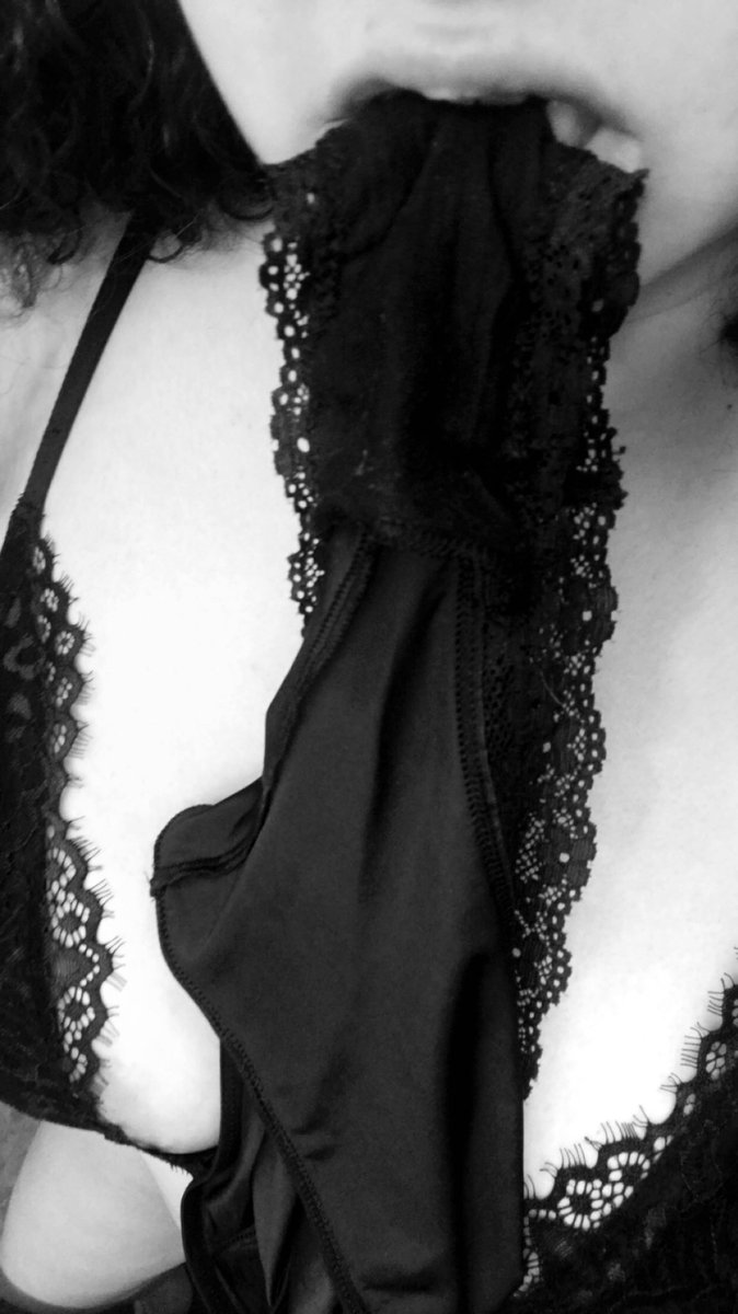 Callmedolkitten's tweet photo. Want me to soak them for you 😏💦 #pantyseller #usedpanties #tasteme #playwithme #treatme #wet #soaking #pleasedaddy     https://t.co/mePcb75dG5 https://t.co/JDD65V29bX