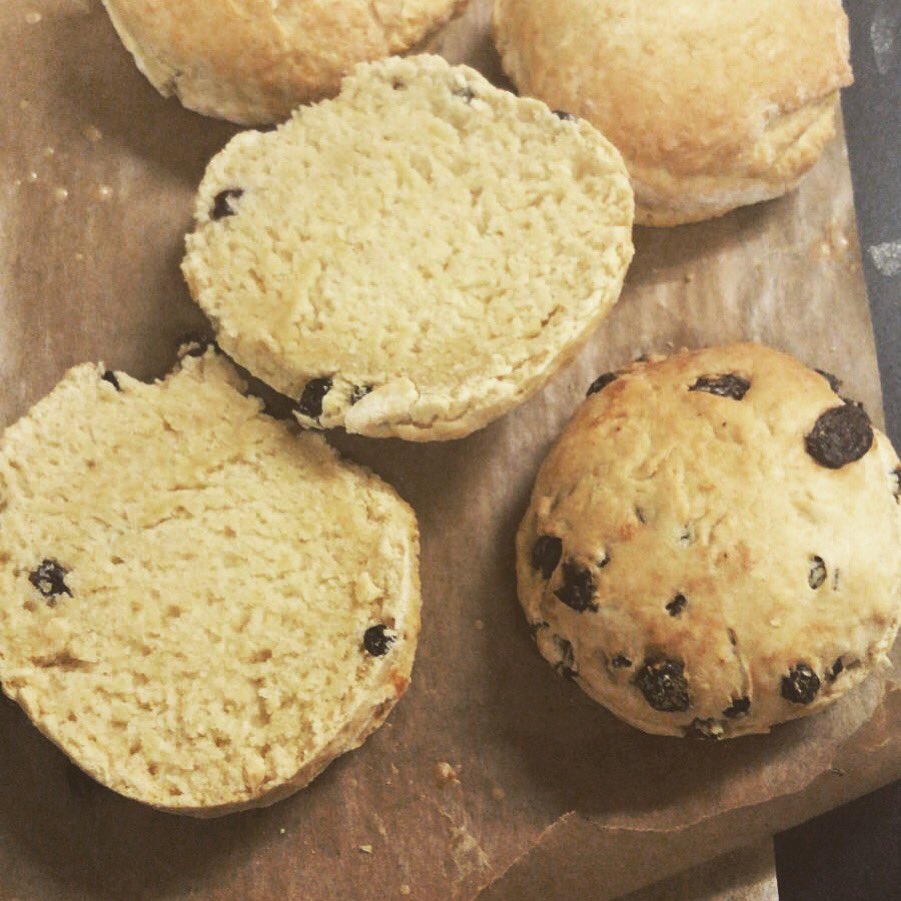 #Vegan #scones, straight out of the oven ready for today’s #veganafternoontea . They are delicious, but the question remains, #jamorcreamfirst ? (Vegan cream of course 🧁)#loveyourpub #bristolfoodie #cosypub