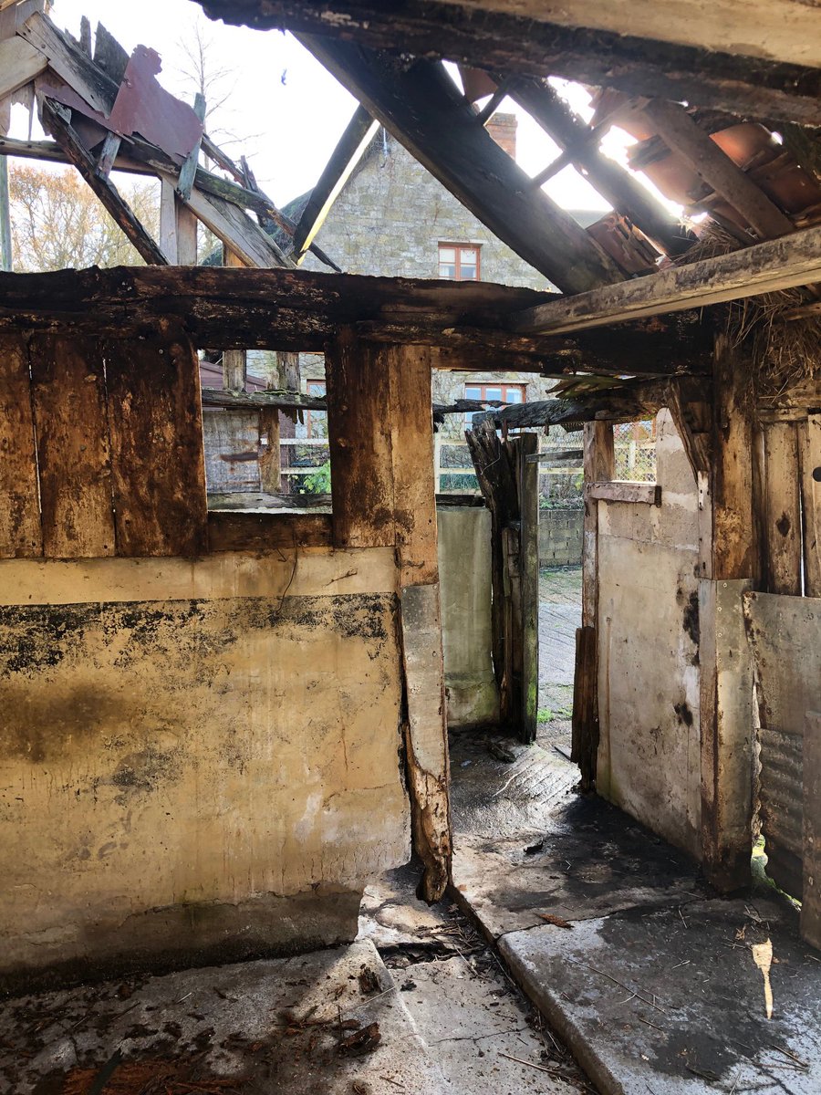 JamesGrayley's tweet image. Work in Progress | Landscapes & Roof Lights. Winter morning site survey for a new project in Wiltshire that will convert a former dairy building into a new home #architects #architecture #architectureprojects