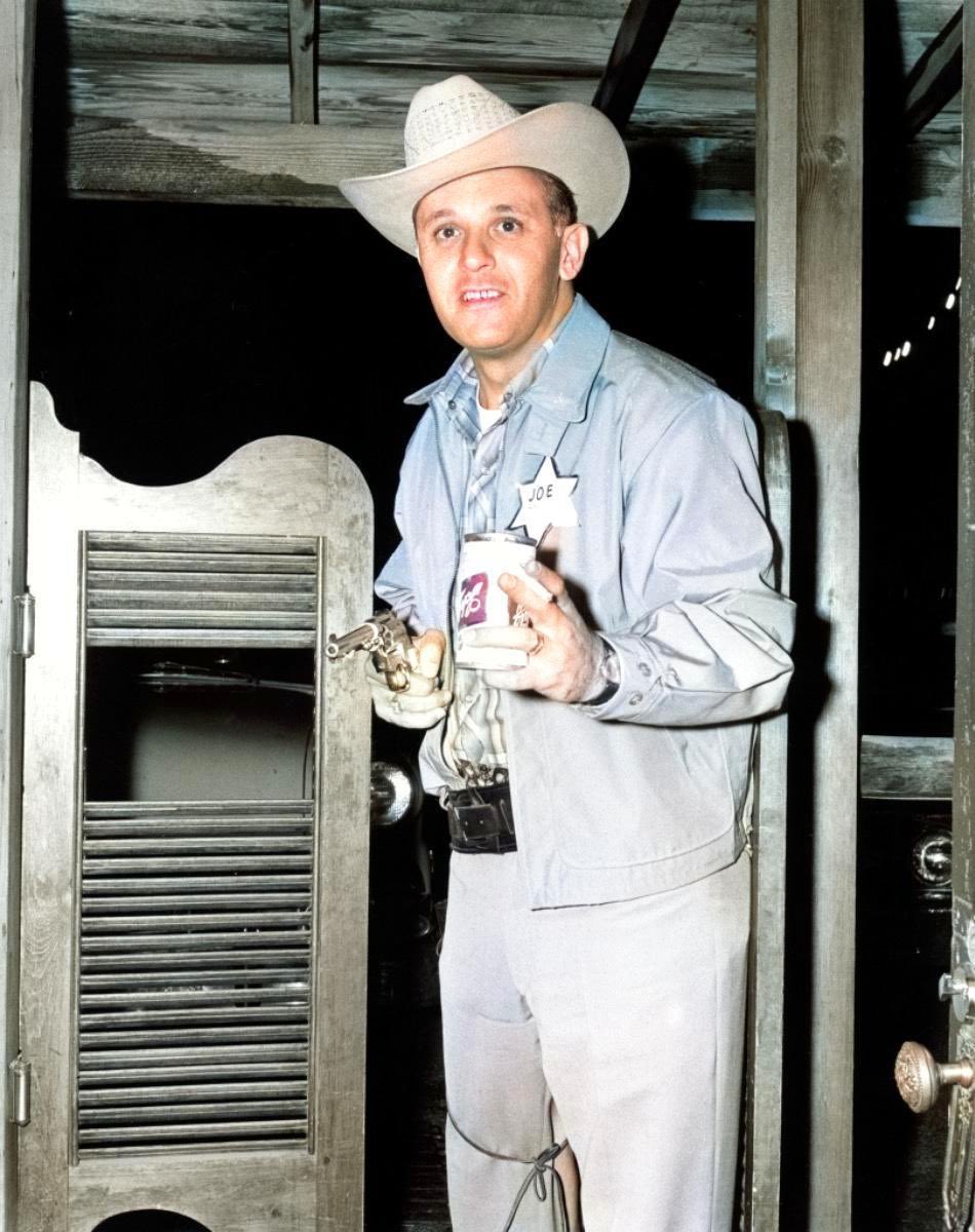 bmgentile's tweet photo. So freaking cool... https://t.co/BwFK6dTPTI uses deep learning to automatically add color your B/W photos, in just a few seconds. Here is one of my late grandpa Joe. https://t.co/0PeP02zRTv