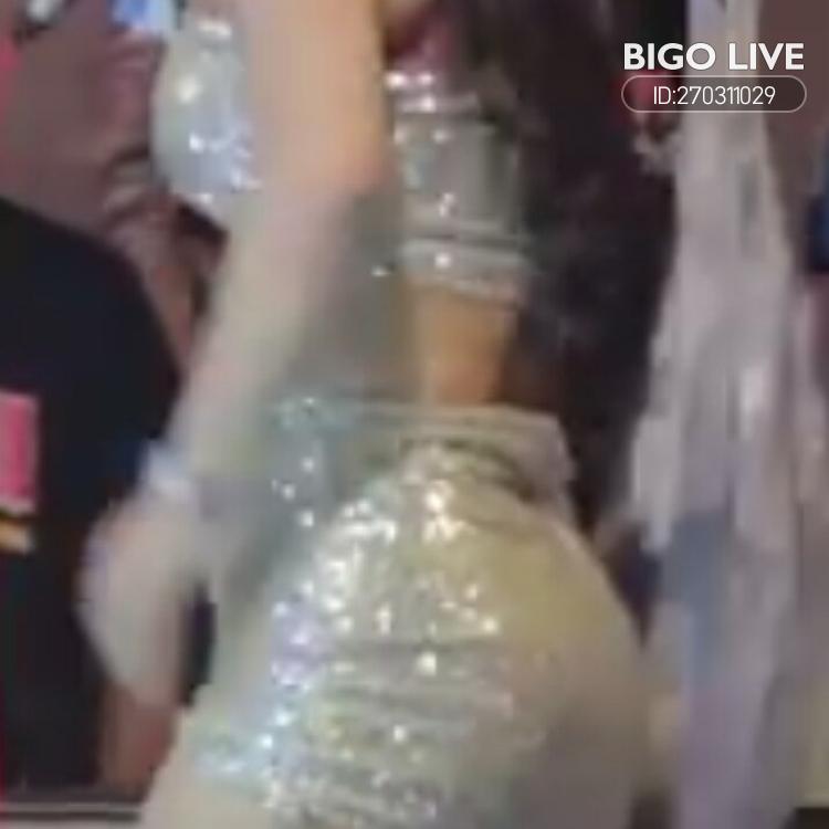 Sashaunch05's tweet photo. OMG! You have to see this. #BIGOLIVE.  
https://t.co/YOLwkttwAB https://t.co/cdcHoWBSv2
