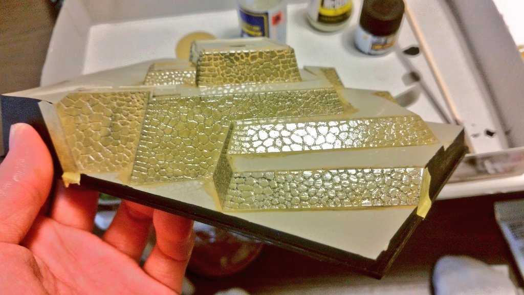 ট ইট র 榎本成志 石垣の塗装完了 重ね塗り重ね塗り 難しいね 雑になった所は後で草とかで誤魔化そう 窓全開で作業してるから部屋が極寒 城 プラモデル 松江城