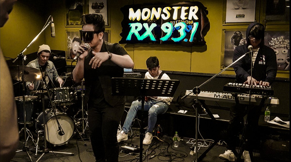 BRWNmusicPH's tweet photo. Thanks @RX931 for having us last night!
#IAmAMonster #BRWNLive #TheConcertSeries https://t.co/8cZzTRyi1f