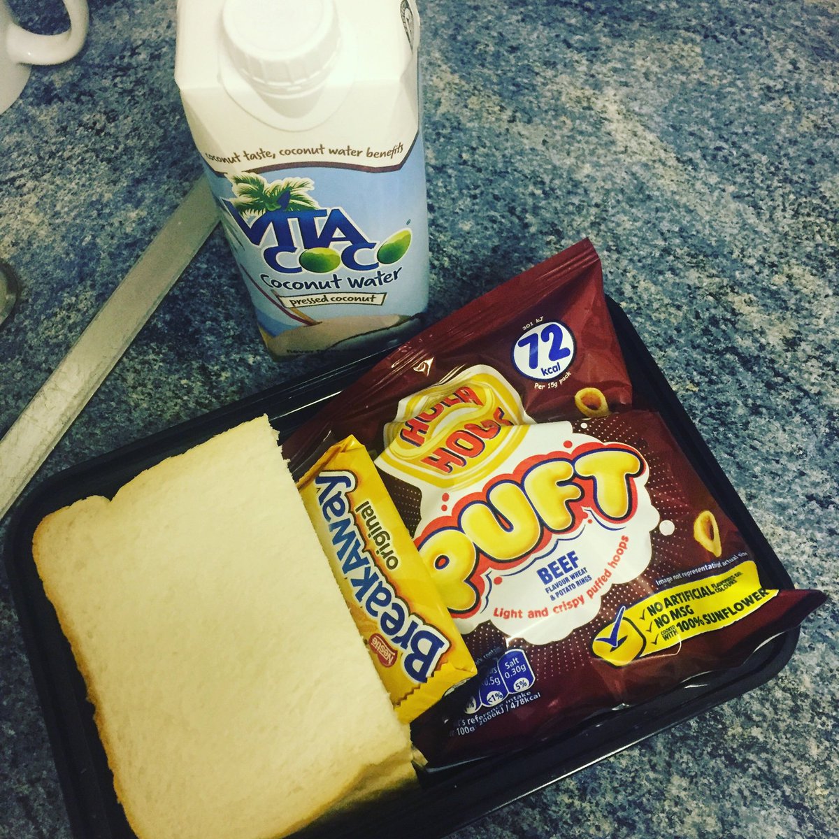 ManicHousehold's tweet photo. Todayโs lunch sorted ๐ a light,tasty pack of Hula Pufts and Vita Coco drink ๐ #Triyit #PoweredByCoconuts #hulahoopspuftt2m
#HulahoopsPuft #talktomumsuk
#ad #snack #healthy #healthyfood #weightwatchers #slimmingworld #calories #picoftheday #love #beauty #beautiful #healthyLunch https://t.co/85CE2yg7Cp