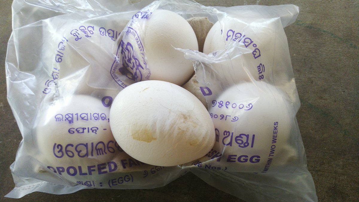 deepaktrek's tweet photo. #OPOLFED chicken fresh outlet selling such spoiled egg in it's sealed packet. Purchased from IRC village #bhubaneswar store today. @bhubaneswarbuzz @MYBBSR @farddept @PragativadiNews https://t.co/YRoJFgZIi8
