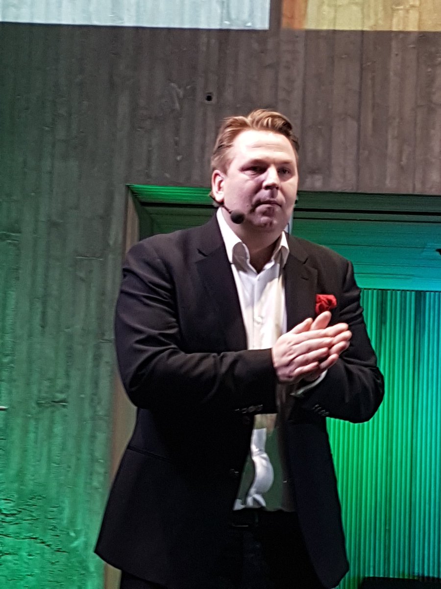 Prinsessablogit's tweet photo. Arla Puusta pöytään, kohti vastuullusempia ruokapakkauksia
Tiedekulma Helski.

#Atlasuomi #puistspöytään #100prosenttisetkartonkipikarit #vastuullisuus https://t.co/MKwXPcwUIz