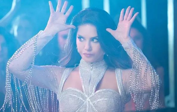 KarenjitFC's tweet photo. A woman is like a tea bag - you can't tell how strong she is until you put her in hot water.
#KarenjitKaurOnZEE5 #Season2OnZEE5 #WatchNow #ZEE5 #ZEE5Originals #DoingItMyWay https://t.co/BbRQ9N2uy9
