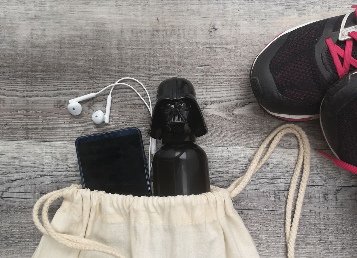 tmtde's tweet photo. Während die Ersten ihre Vorsätze für 2019 bereits verworfen haben, geht's bei uns jetzt erst richtig los!
Keine Ausreden mehr – 
Laufschuhe und Turnbeutel sind gepackt: Die #TMT-Laufgruppe beginnt mit dem Training auf den #MaiselsFunRun und den #Mainauenlauf 💪 🏃‍♀️🏃‍♂️

#running https://t.co/OfFuARuuSi