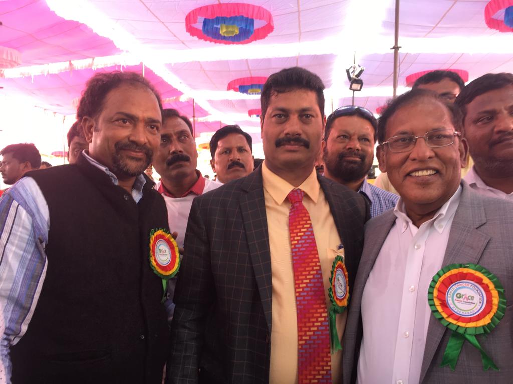 Dr_Devaiah's tweet photo. మానుకోట వేదికగా గిన్నిస్ వరల్డ్ రికార్డ్...... మెగా ఉచిత క్యాన్సర్ స్క్రీనింగ్ శిబిరం నిర్వహించిన ఎం రామ్ కిషన్ నాయక్ ను అభినందించిన నాదం స్వచ్ఛంద సంస్థ వ్యవస్థాపకులు డాక్టర్ పగిడిపాటి దేవయ్య గారు
#DrDevaiahPagidipati #DrPagidipatiDevaiah #DrDevaiah #Warangal #WarangalParliament https://t.co/oOtoy0bvIp