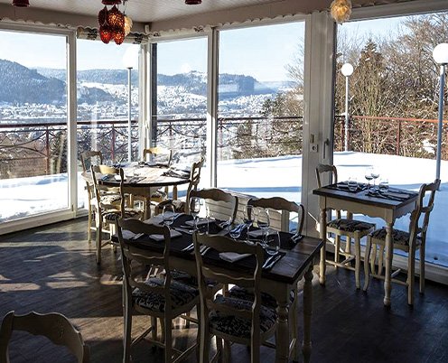 TablesAuberges's tweet photo. [A VOIR] Les carnets de Julie, @LCDJf3, la cuisine des #Vosges, avec un focus sur le Domaine Saint Romary, nouvelle sélection 2019 en Bistrot Gourmand 🍽🍷 #bistrotgourmand #jevoislavieenvosges #guide2019 https://t.co/kMz7fkGubT https://t.co/0GTRj8H88Q