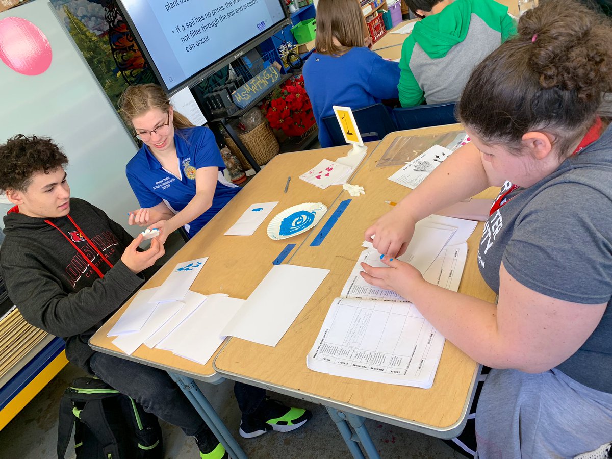 SenecaUrbanAG's tweet photo. #Wildlifeclass is making tracks...literally to learn more about wild animals and the impact humans have on their lives @SenecaPrincipal @MrGuy_SenecaAP @SenecaCounselor @KristanWright2 https://t.co/Do1w8CQGCE