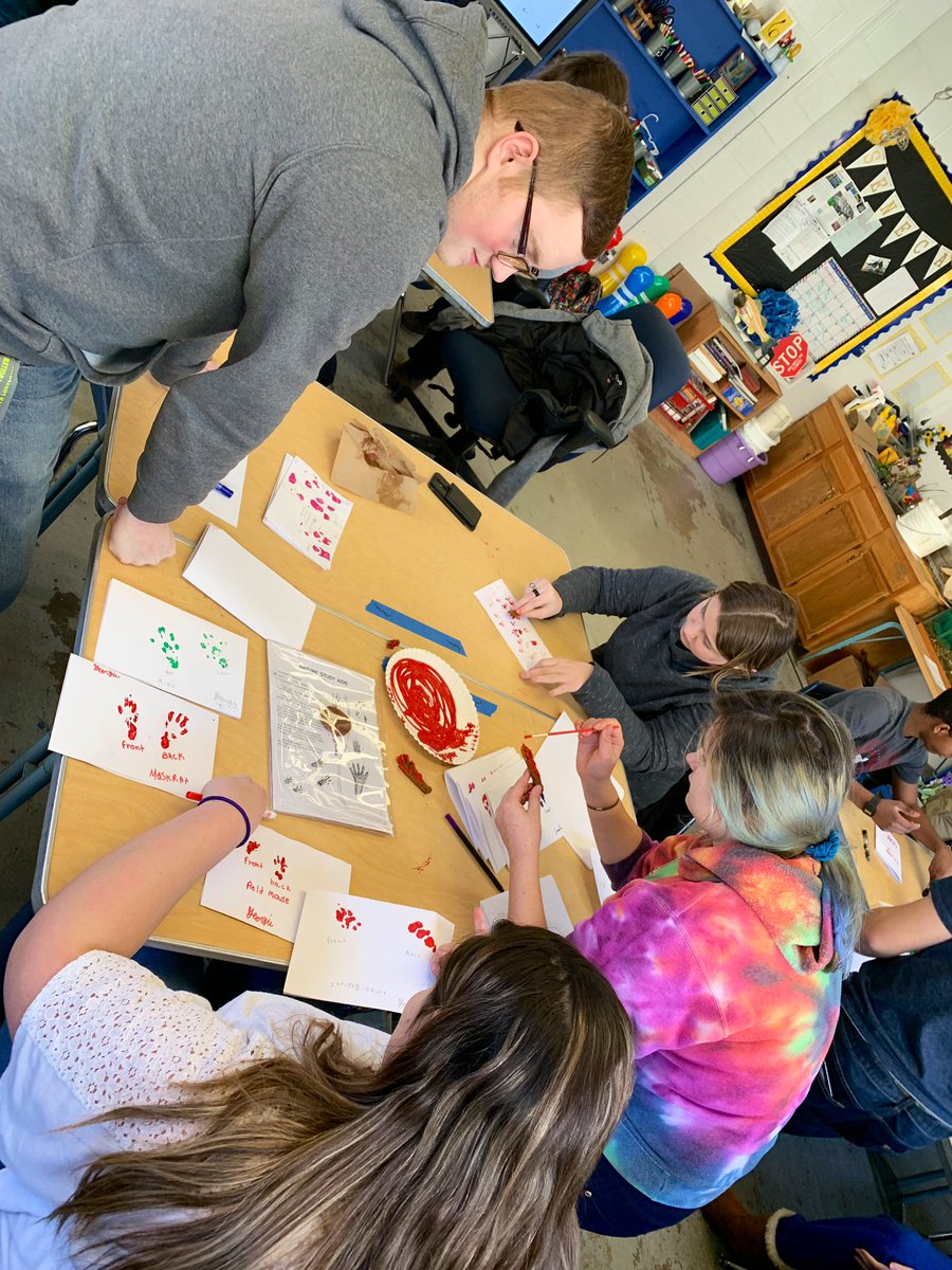 SenecaUrbanAG's tweet photo. #Wildlifeclass is making tracks...literally to learn more about wild animals and the impact humans have on their lives @SenecaPrincipal @MrGuy_SenecaAP @SenecaCounselor @KristanWright2 https://t.co/Do1w8CQGCE