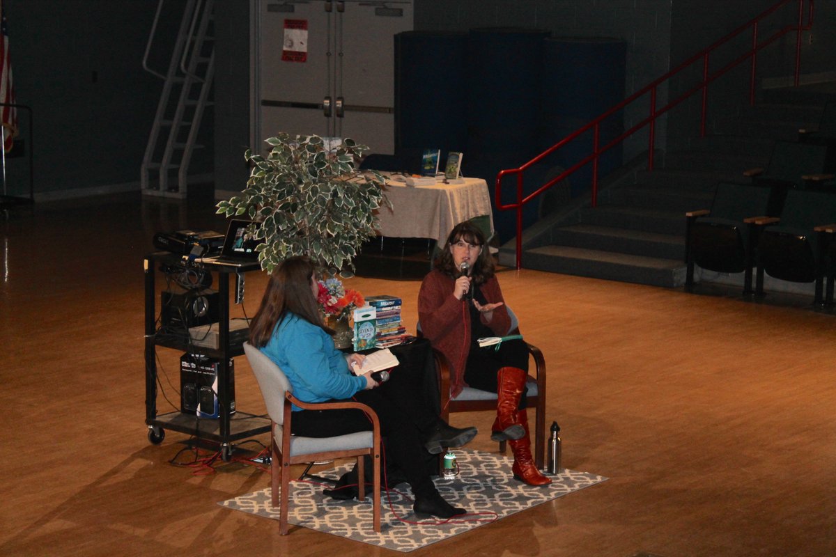 OHillsReads's tweet photo. We had such a great time at tonight's community event with @KateMessner. Thank you to everyone who came out tonight for being a part of this much anticipated evening. We hope you enjoyed getting to know Kate &amp; more about #TheSeventhWish"! #OHillsReads #learn17 https://t.co/ACy1t5wVbe
