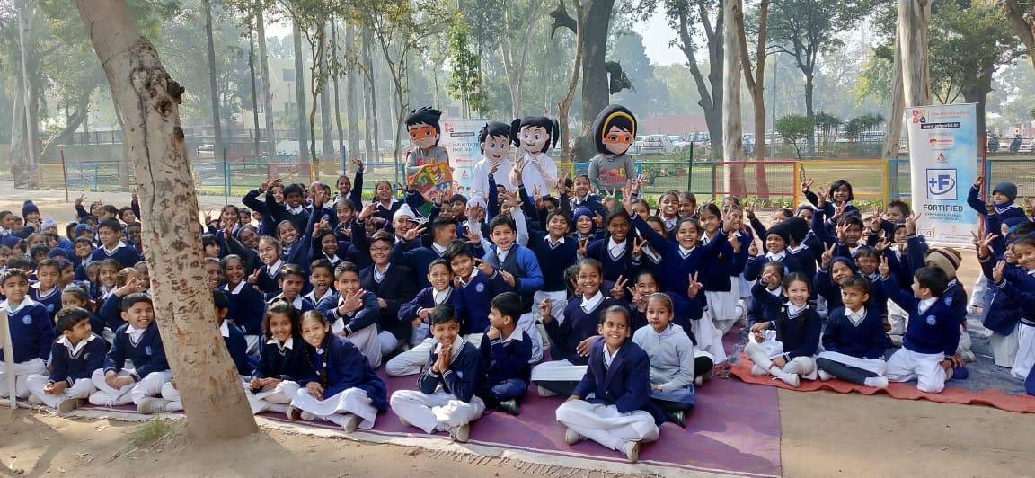 DaburIndia's tweet photo. #Dabur and #FSSAI conducted a Safe and Nutritious food awareness session at Govt Model Sr Sec School in Chandigarh where #SNF #mascots #MasterSehat and #MissSehat interacted with 120 kids and educated them about benefits of a nutritious and healthy diet. #CSR #HealthyIsHappy https://t.co/DiZ6PdnCsY