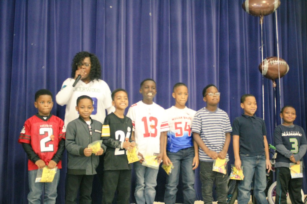 Pressleyteach's tweet photo. What a POWERFUL pic!! Celebrating our @AccReader Super Readers @APSDeerwood🤗 #NoLimit2019 #LexileMatters #BookLovers @teachertaal @WandaSmith4321 https://t.co/BHqzHkiYz7