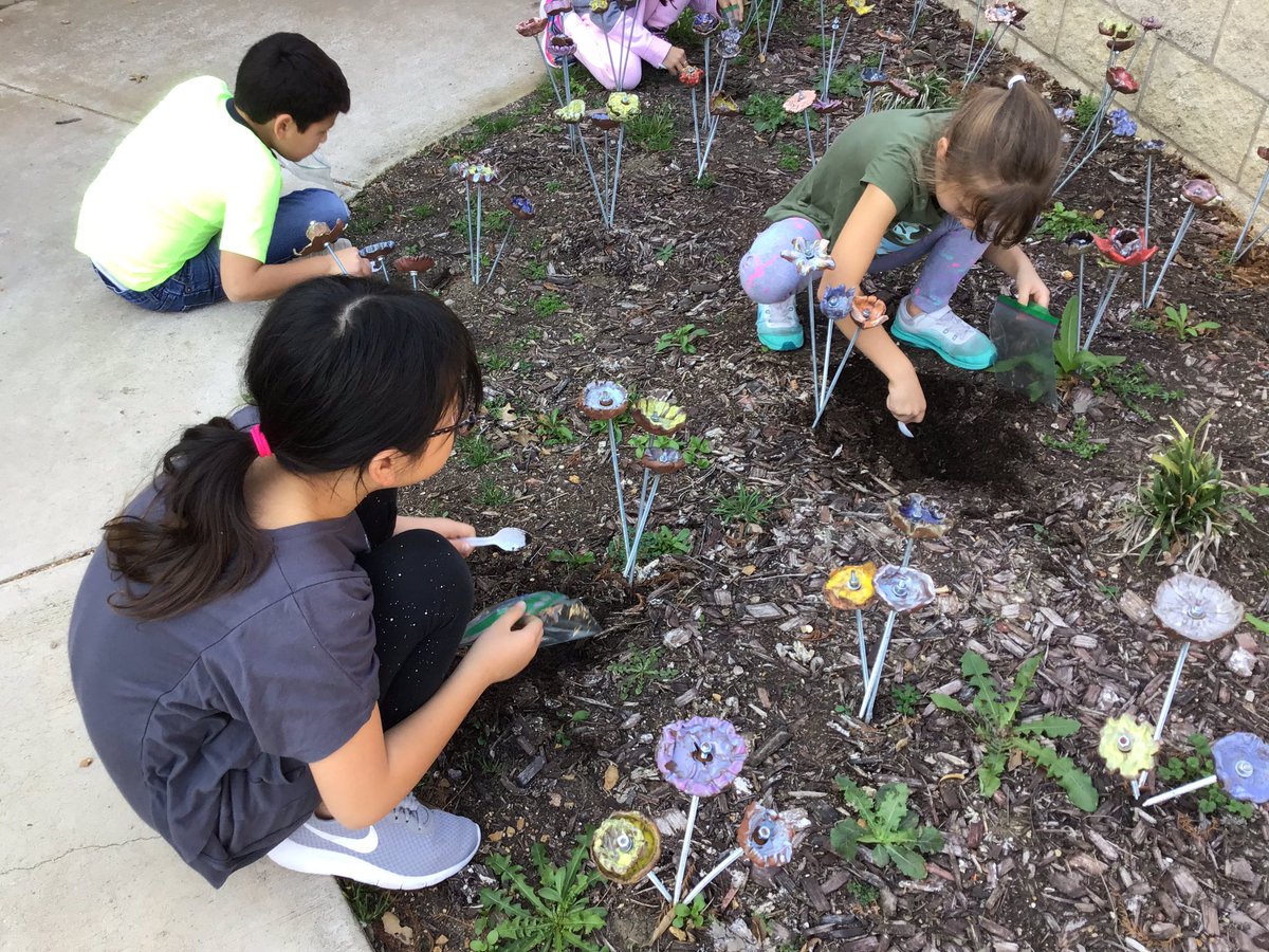 Awilkdce's tweet photo. @DCEtrailblazers Gathering soil samples in the garden.  What is soil made up of? @dchavarria05 @OutTeachEd #dcedli #CISDCOVERSTORY https://t.co/Pu36lAVVC7