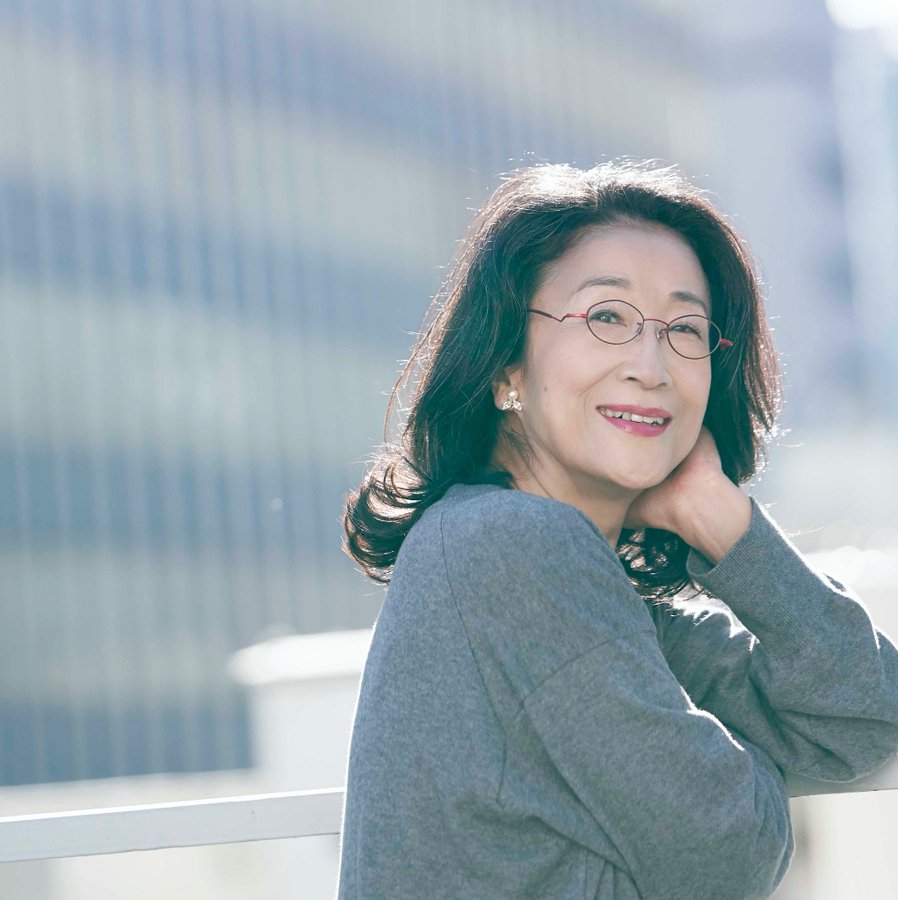 もたいまさこは小林聡美との共演作品多数 コムデギャルソンを着こなすおしゃれさも話題 Grape グレイプ