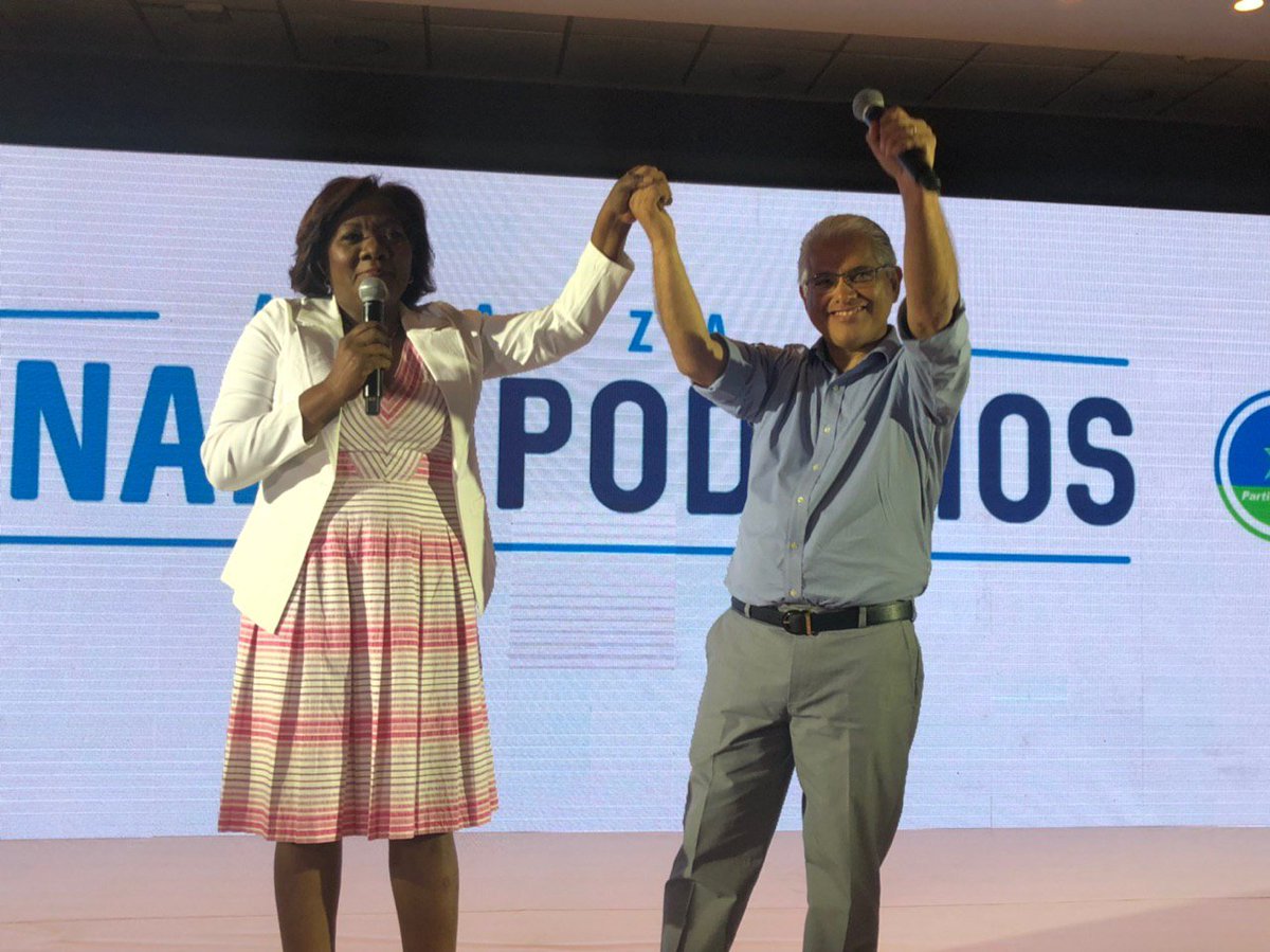 Llegó la hora de cambiar las reglas, de una nueva constitución, para que cada familia panameña sepa que si trabaja fuerte y cumple la ley, habrá progreso para ellos y sus hijos.  #PanamáPodemos #CambioDeFondo