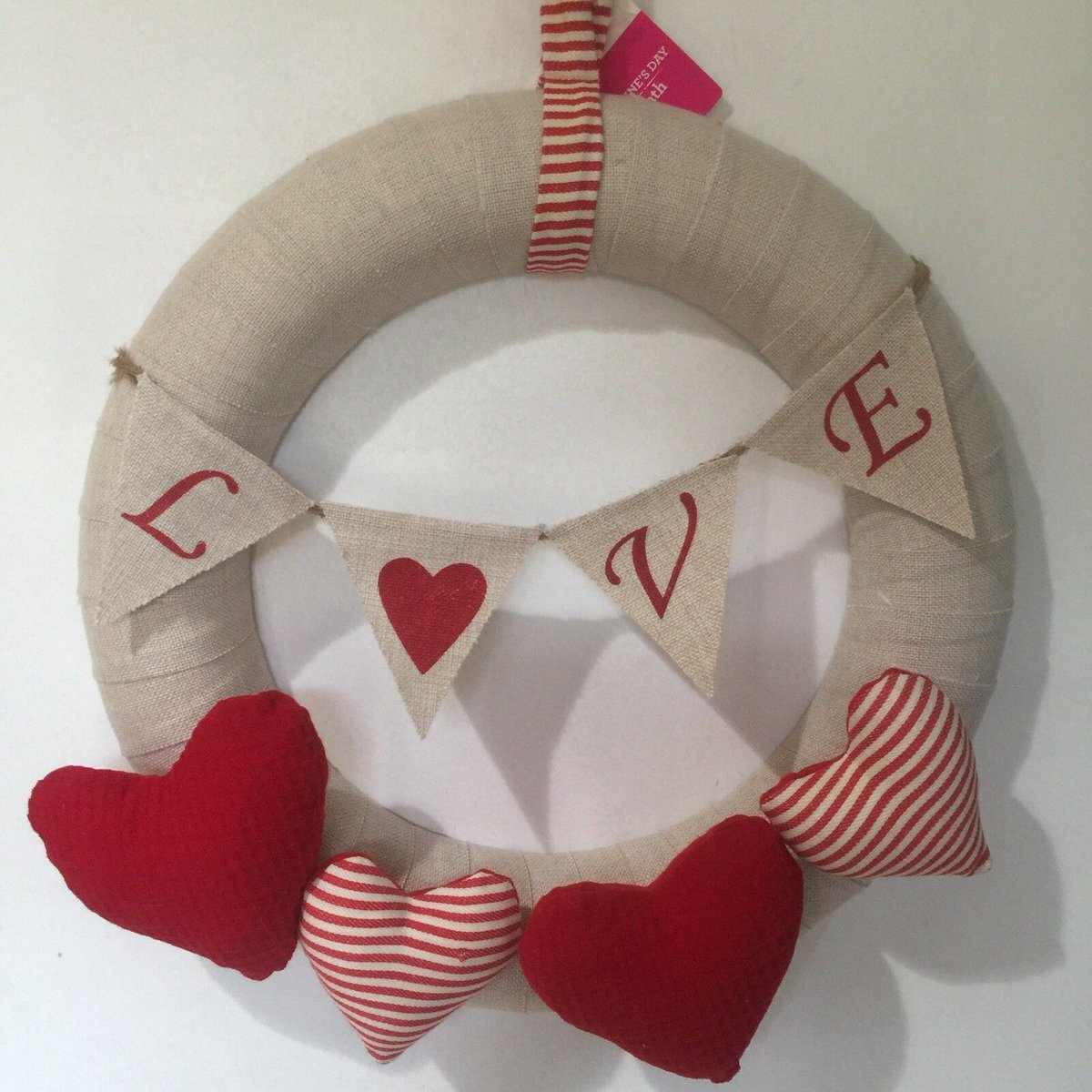 Valentine Love Wreath #showthelove #valentinedecoration ebay.com/itm/2833447200…