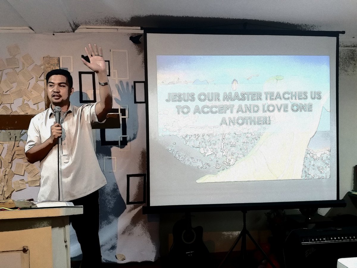 winqcofficial's tweet photo. JESUS OUR MASTER TEACHES US TO ACCEPT AND LOVE ONE ANOTHER!
ANONG CHAPTER KA NA?
#OneBookChallenge
#BookOfPhilemon https://t.co/Fv8nL7tJ4e