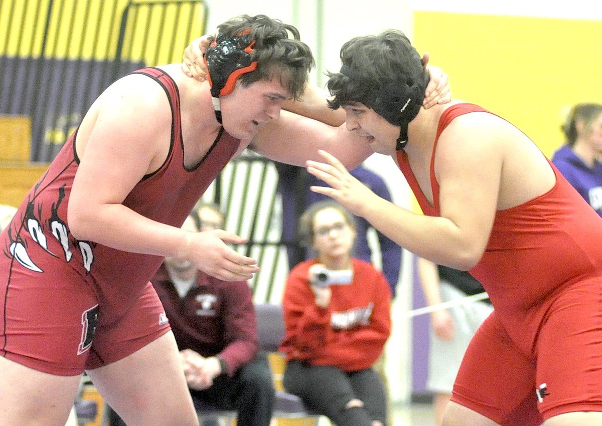mikeramczyk17's tweet photo. A few shots from the Southern Lakes Conference wrestling meet! SHOUT OUT #SLCFam @ElkhornWrestle @bhs_wrestle @WUHS_Athletics @lgbadger @UGHSBroncos @WilmotSports https://t.co/bb4vw4j1Wj