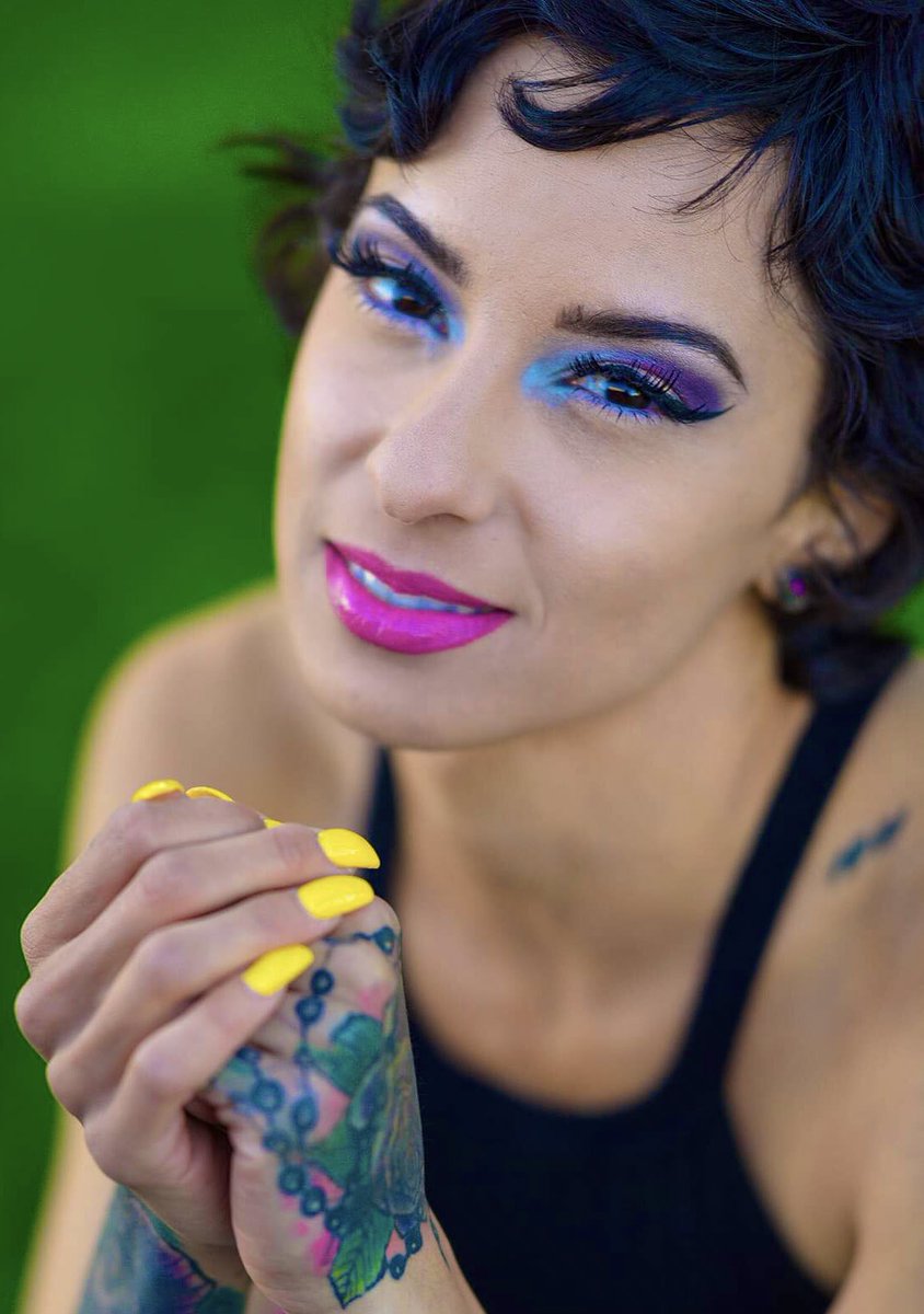 OFFICIALWIGGY's tweet photo. @JeffreeStar @JeffreeStar 
Been an a1 since day1 of your MySpace days. XoXo 😘 
I’ve been doing makeup professionally as a licensed MUA since 2013🎨 but my IG following is small so I’m a “smaller artist” with huge dreams.💖
https://t.co/eLtCsqeOSE 
🍭Here’s some of my creations: https://t.co/GISp6t9MaT