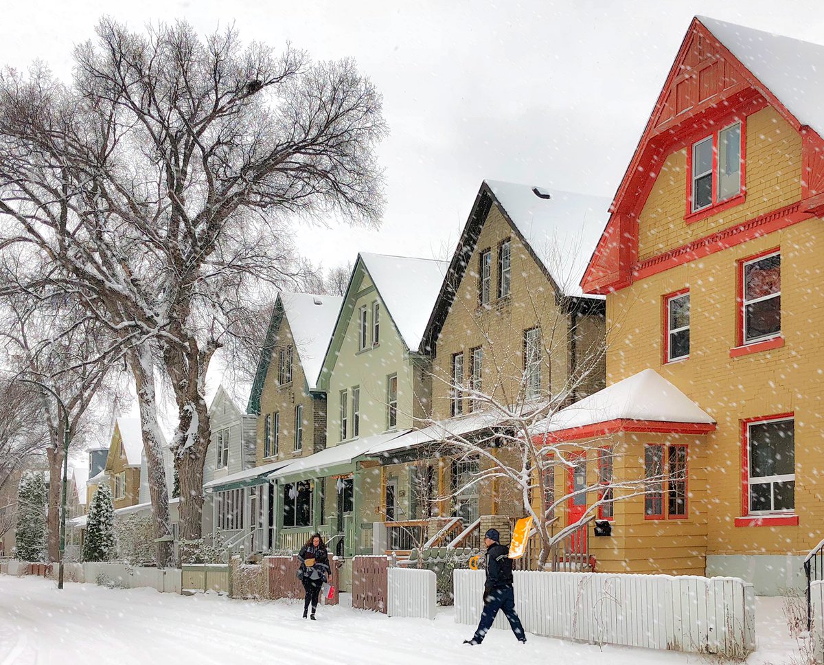 Total number of 100 year old houses Canadian cities:

Toronto - 90,000
Montreal - 78,000
Winnipeg - 25,500
Vancouver - 25,000
Ottawa - 20,000
Quebec - 20,000
Hamilton - 18,000
Halifax - 8,000
Calgary - 6,500
Edmonton - 4,500
St. John’s - 3,500
Saskatoon - 3,500
Regina - 2,500