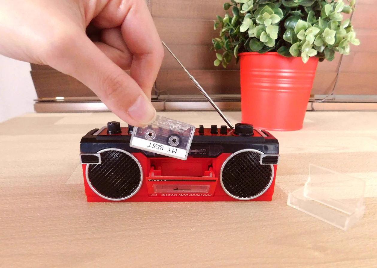 ラジオもきけるし録音も可能な昭和ミニラジカセがアツイ！！