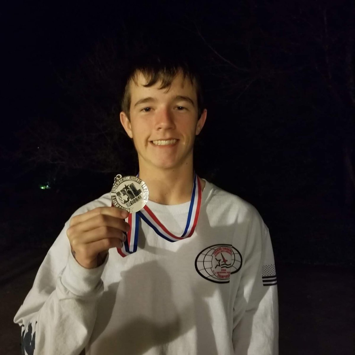 AlamoDiving's tweet photo. Congratulations Evan! Silver at Regionals! #AAADPROUD #AAAD https://t.co/ZqQag9qoBz