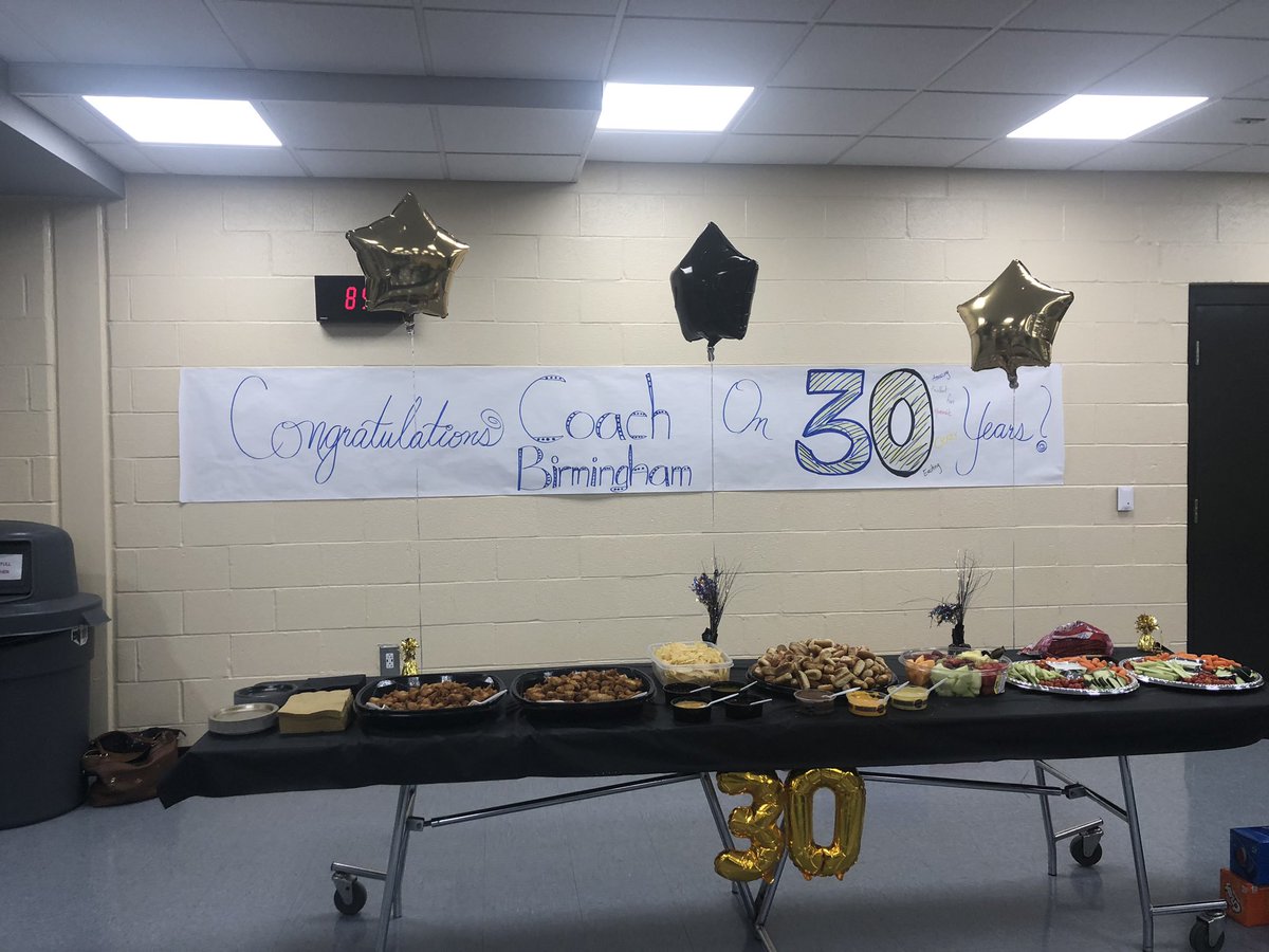 alexfowler42's tweet image. Here’s to you helping girls grow into dedicated, hardworking, successful, loving women for the last 30 years, Coach! Congratulations !! 💛🏀💙🏀🖤 #alumni #ladyjays #ladysaints @psubobbyb