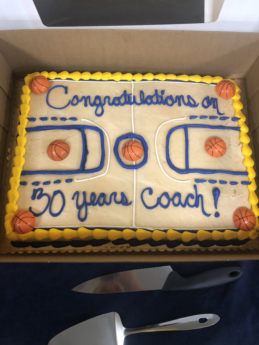 alexfowler42's tweet image. Here’s to you helping girls grow into dedicated, hardworking, successful, loving women for the last 30 years, Coach! Congratulations !! 💛🏀💙🏀🖤 #alumni #ladyjays #ladysaints @psubobbyb