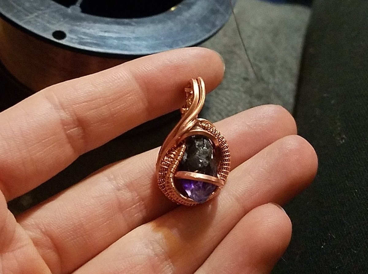 lavocdesigns's tweet photo. Starting this juicy trade for @juliahopeart ♡ 

#pendant #wirewrap #wirewrappedjewelry #wirewrapping #madewithlove #handmadejewelry #oneofakind #handmade #shopsmall #supportsmallbusiness #heady #headywraps #amethyst https://t.co/Ol01WWrcBx