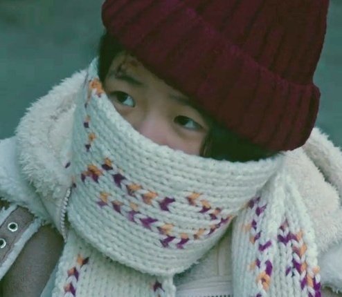 -근데.
-응?
-넌 왜 나한테 담배 끊으란 소릴 안 하냐.
-끊으라면 끊을 거야?
-아니.
-그럼 계속 피울 거야?
-...아니.