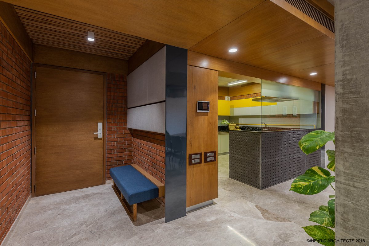 thegridarch's tweet photo. Brick and concrete get teamed with yellow β a contemporary yet complementary element to the rustic aesthetic.
#thegridarchitects #ahmedabadarchitecture #interiordesign #exposedbrickwork #apartmentdesign https://t.co/Qphdaqmq7n