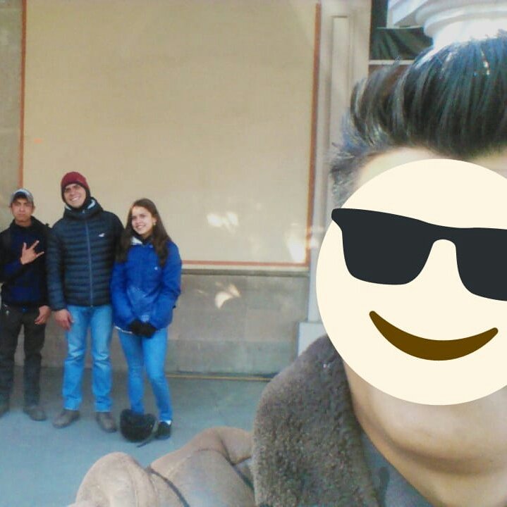 CesarQu27049928's tweet photo. Selfie Selfie https://t.co/cTyM7XXYFp