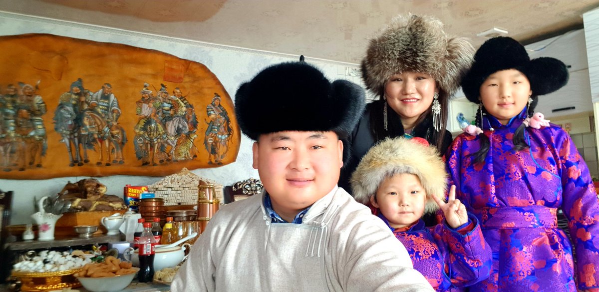 Сайхан шинэлээрэй.
Буян ихтэй, хүний дээд яваарай.