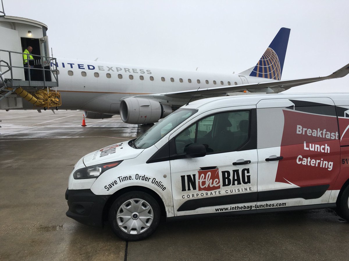InTheBagLunches's tweet photo. This past weekend the Texas Longhorns Men's Basketball team played the Iowa State Cyclones in Ames on Saturday afternoon, and we made sure they were well fed on their way back home. Always a great opportunity to serve different universities! https://t.co/yn20PPcOBH
