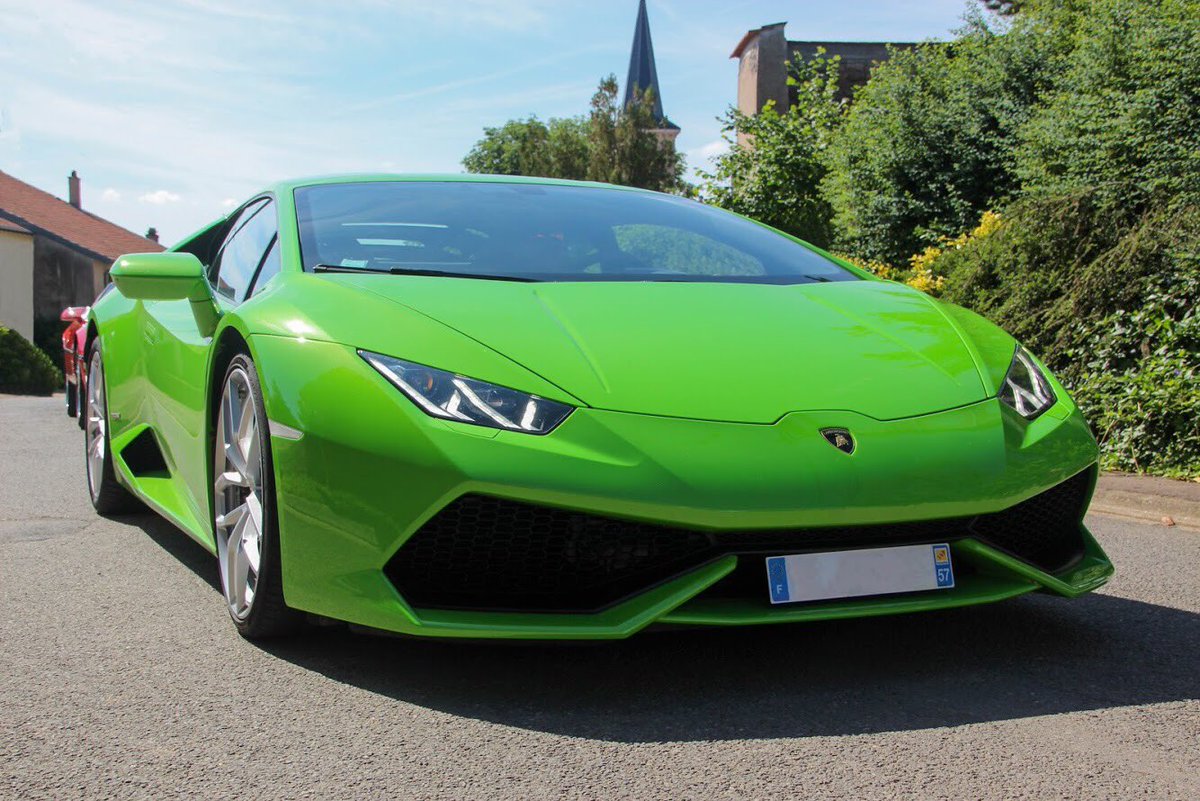FrenchCarHunter's tweet photo. Do you like this color ? 💚 @DailyLamboTM @Carpornpicx #lamborghini #Lamborghini https://t.co/JrH4b42W6P