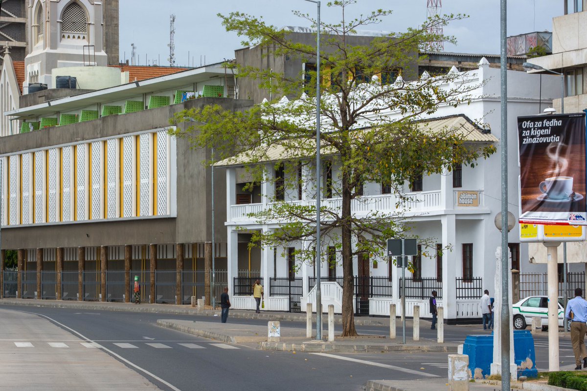 indaressalaam's tweet photo. Name this street! #Daressalaam #Urban #Tourism #Tanzania https://t.co/21WQuZ4gfr