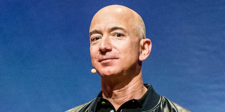 MytechSavvy's tweet photo. Amazon generated $30 billion in cash last year, and it could be just the ammunition the company needs to start a price war (AMZN, WMT) https://t.co/PQSrpwnFHS https://t.co/H3VEC6Tpa0