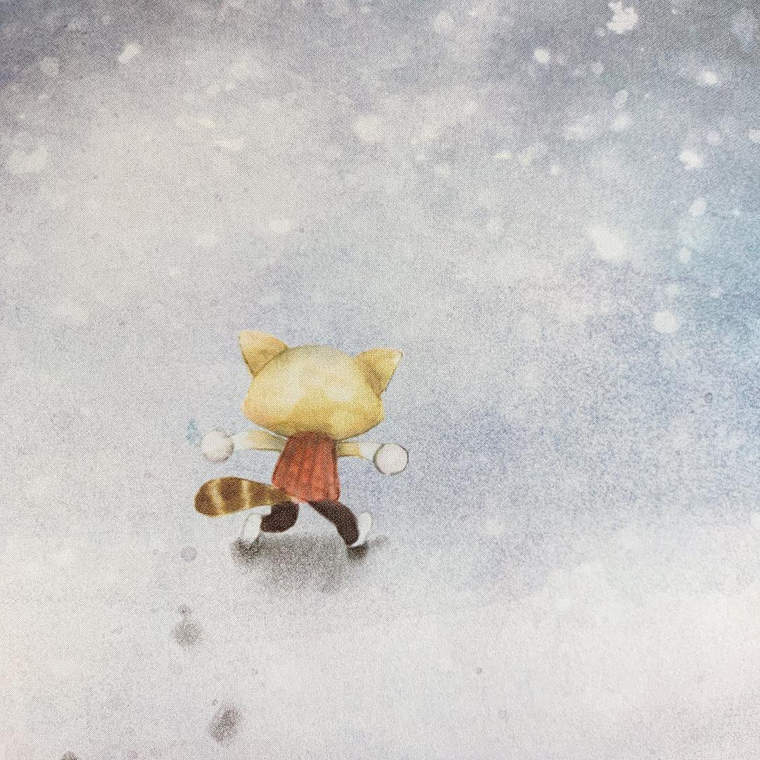 "엄마, 새해가 잘 올까?"
요요는 눈보라 때문에 걱정이 되었어요.
"그럼. 새해는 언제나 꼭 오지."

"안녕, 거미야. 새해가 온대. 우리 집에도 새해가 온단다!"
_58~59p

<꼬마 너구리 요요>(이반디 동화집/홍그림 그림/창비)의 [새해]. 매년 새해가 올 때마다 꺼내 읽고 싶은 동화.