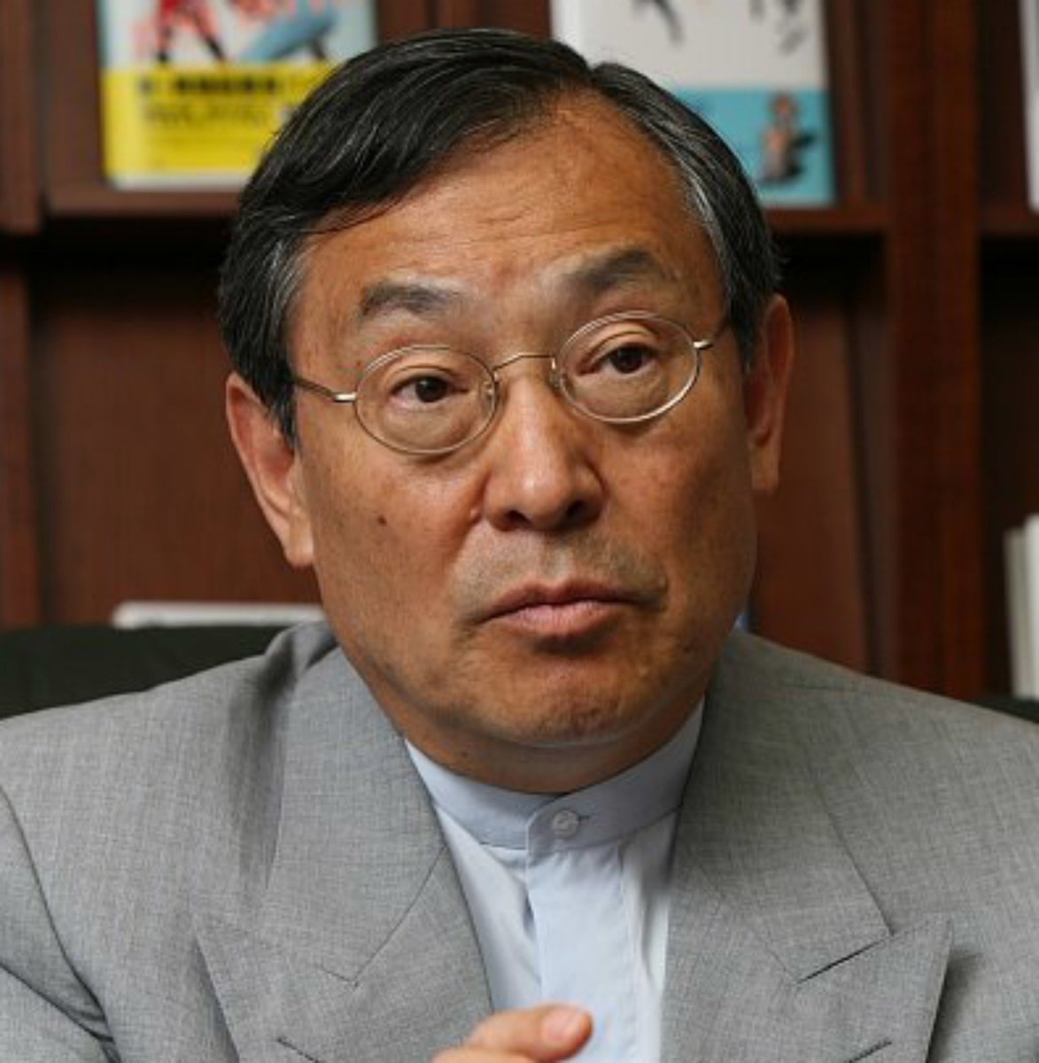 経営コンサルタントの大前研一氏
韓国は「可哀想な国」放っておいても実害なし、静観が賢明

それは対応の一つではあるが
本当に放っておいて世界対し、独立国として認められるか

賢者の思考は日本国内の思想
声を上げなければ、人はそれを事実として認めてしまうものである。