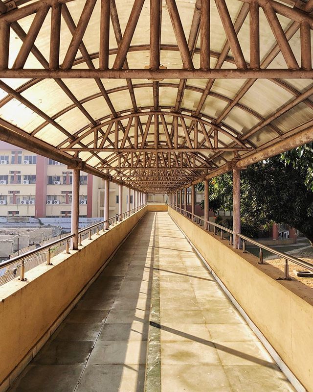 saptarshipr's tweet photo. Every IIT has a path where you can keep going on and on and on..
.
.
.
.
.
.
.
.
#iit #iitkgp #perspective #infinitycorridor #college #campus #corridor #hostel #aisle #incredibleindia #travel #wanderlust #like4likes #l4like #likeme #likemyrecent #picoft… https://t.co/LyJG9RSY9c https://t.co/9VyD6wYgMJ