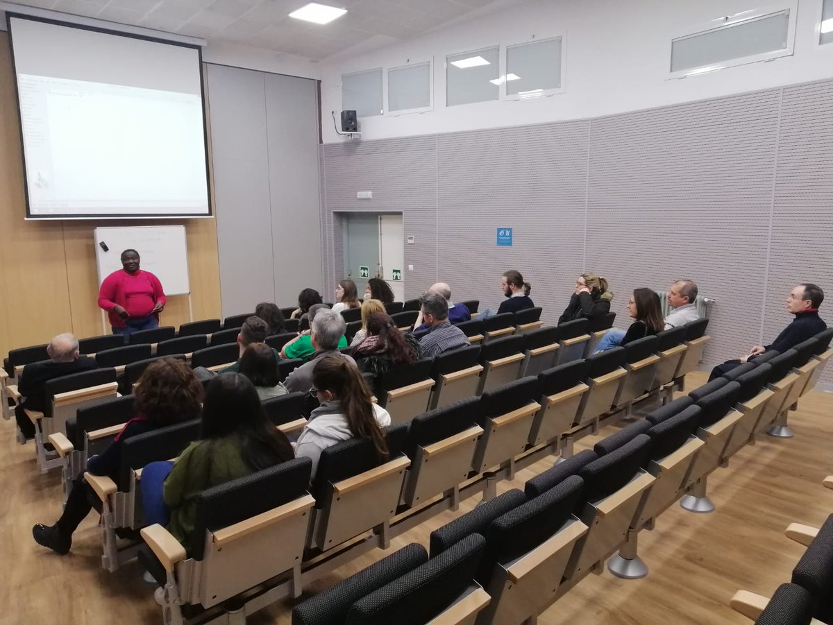 Mosca_Fosca's tweet photo. @lilianneetienne y @Mosca_Fosca ayer en #InclusionenEOI explicando nuestro buen hacer en #areainclusion de @ValenciaCaritas https://t.co/32Ju6QcQXd