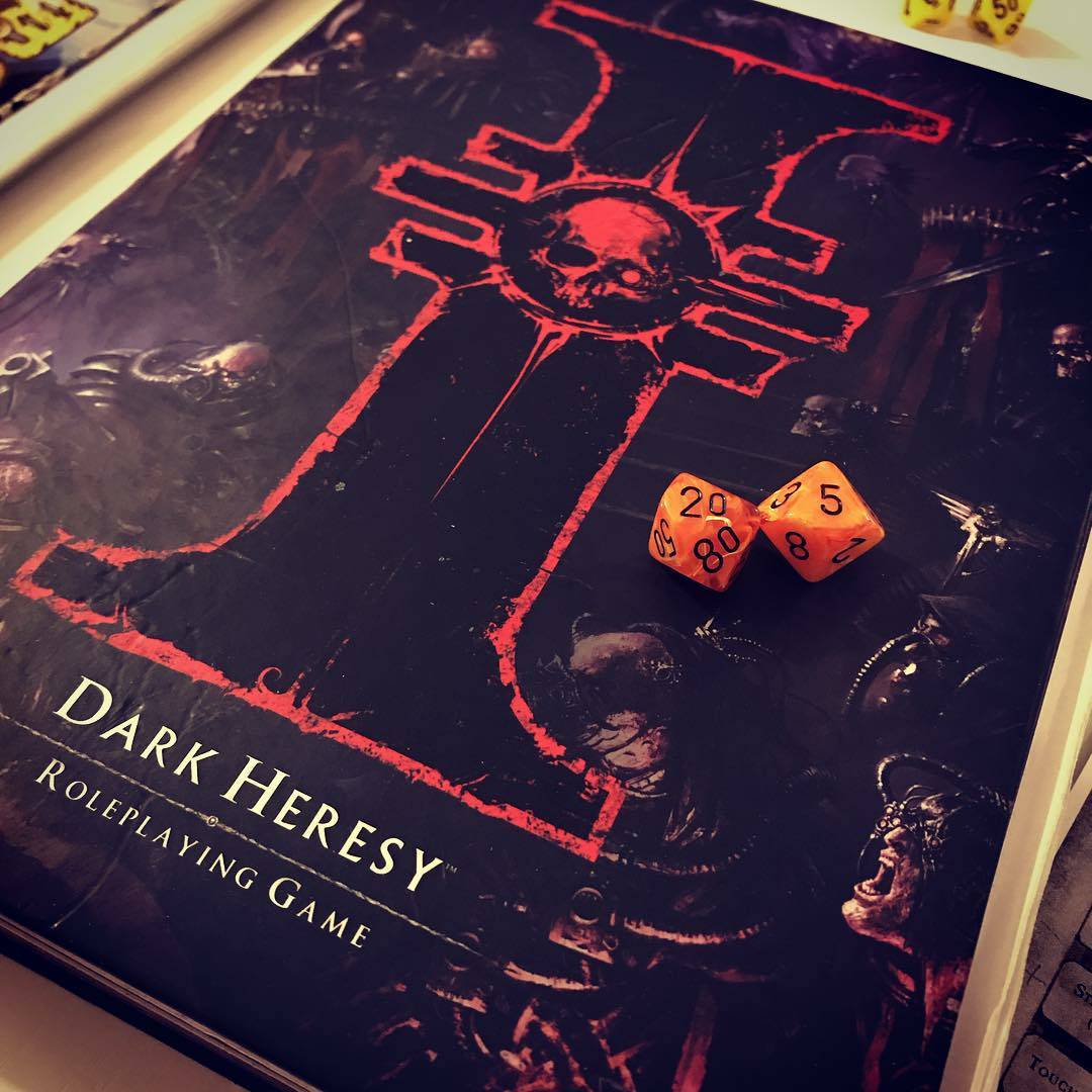 MiguelAVillen's tweet photo. 📖 Agenda Rolera 🎲🎲🎲

El domingo que viene vamos a iniciar una nueva campaña, la cual la vamos a jugar una vez cada quince días. Y la iremos turnando con la campaña de #Walhalla.

Vamos a jugar a...Dark Heresy.

Siiiiiiii!!! Ya le teníamos muchas ganas, sobre todo @Inma_Rico https://t.co/OlcVuWZ2xj